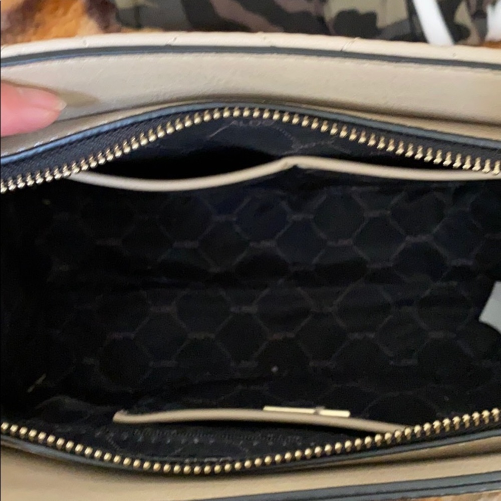 Purse - Picture 4 of 5